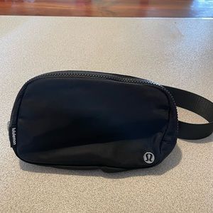 BNWT Lululemon Everywhere Belt Bag